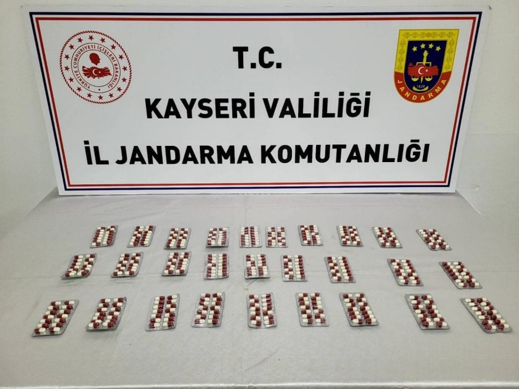 Otobüsteki kavgaya 5 gözaltı, Drift cezası, Taziye Evinin Duvarına Yazı yazan yakalandı, Aranan şahıslara operasyon, Şok uygulama, Trafikte ters giden araç sürücüsüne ceza, Uyuşturucu operasyonu, Trafik Dedektifleri Temel Trafik Eğitimi Projesi