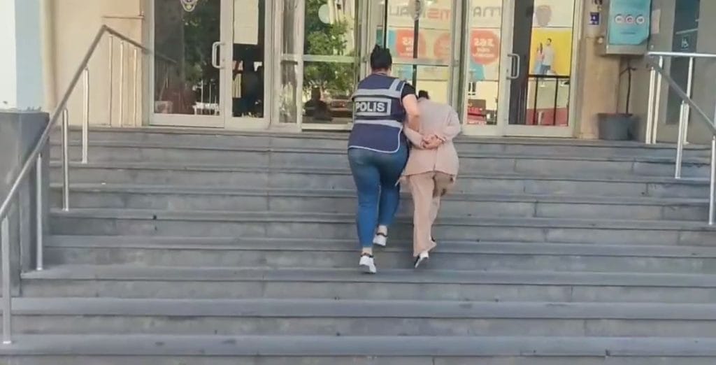 Hırsızlıktan 75 ,5 yıla hükümlü kadın yakalandı, Bünyan’da şok uygulama, düğün sonrası canına kıydı, 12.3 milyon kök kenevir, Uyuşturucu, yasıdışı bahis ve defineci operasyonu