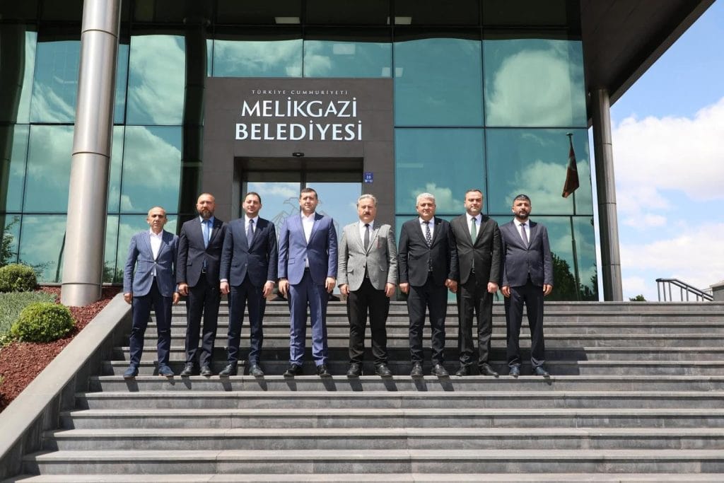 BAKİ ERSOY’DAN BELEDİYELERE ZİYARET, MHP KAÇEP’TE DEVİR TESLİM