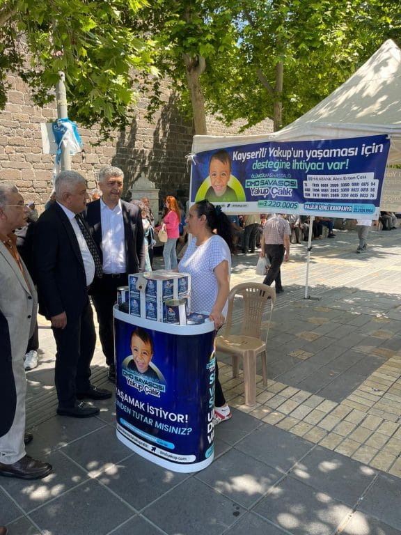 MHP MELİKGAZİ SAHAYA İNDİ, VATANDAŞLA İSTİŞARE ETTİ