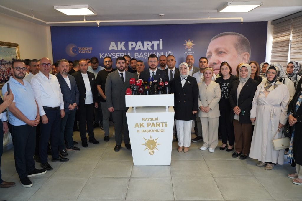 Hüseyin Okandan: Terörle mücadeledeki ihaneti ortadan kaldırdık. Tüm farklılıklarımıza rağmen, biz birlikte Türkiye’yiz.