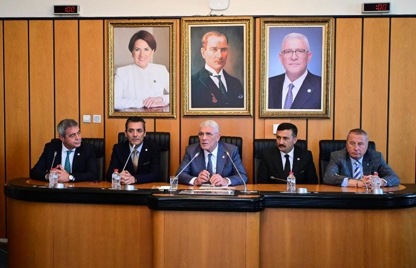 İYİ Parti Kayseri il, ilçe başkanları ve GİK üyesi Kazım Yücel, TBMM grup toplantısına katıldı