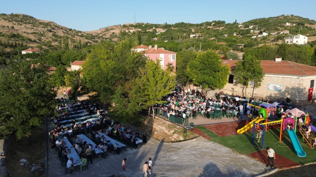 Emmiler Mahallesi’nde Pilav Şenliği