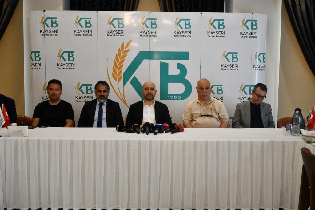 KAYSERİ’DE ŞAP HASTALIĞIYLA BAŞARILI MÜCADELE: HAYVAN PAZARLARI AÇILIYOR