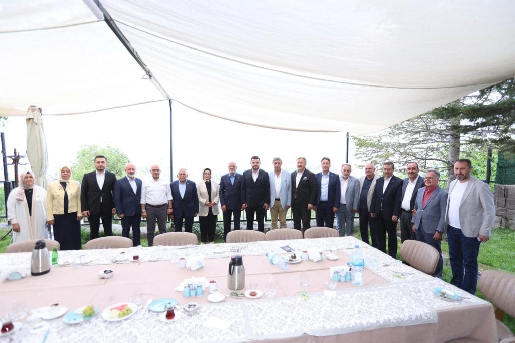 Elitaş’lı toplantıda projeler görüşüldü