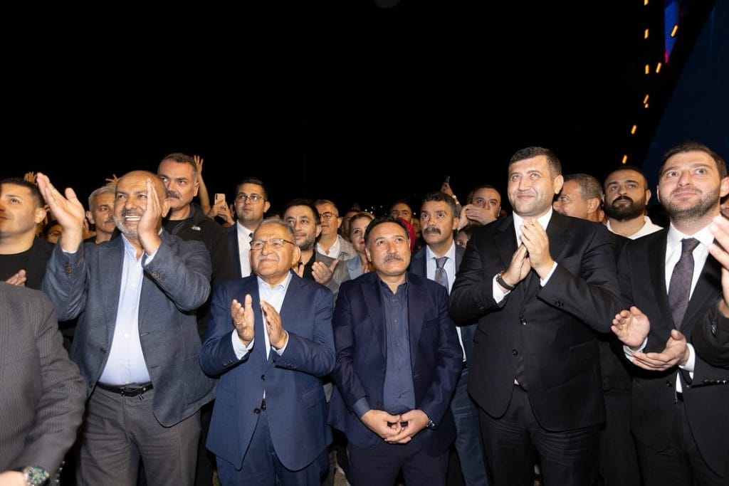 Kayseri Kültür Yolu Festivali’nin beşinci günü geride kaldı, Ahmet Şafak Konseri, Okur Yolu Şenliği,İncesu İçin Asfaltlama Çalışmaları, konkasör tesisi