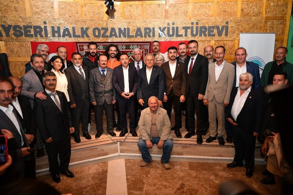 Kayseri Halk Ozanları Kültür Evi açıldı, Vali’ye ozandan akrostiş şiir
