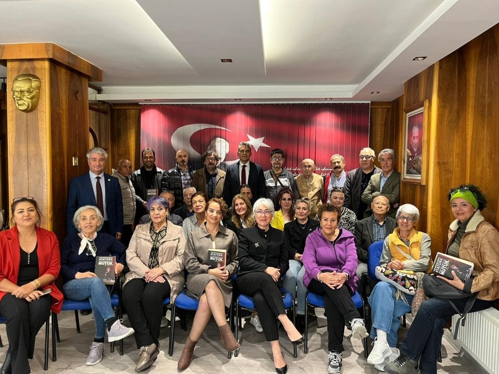 Kayseri ADD’de ‘Nutuk kitap ağacı’ etkinliği yapıldı, 10 Kasım’da ‘Atatürk’ü anmak mı, anlamak mı’ anlatılacak
