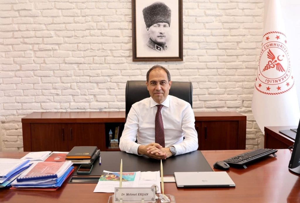 Dr. Erşan’dan Akciğer Kanseri Uyarısı; “Sigara Sadece İçeni Değil, Çevresindekileri de Zehirler”
