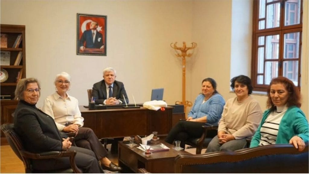 KİGDER’DEN KENT KONSEYİNE ZİYARET,  ŞİDDET MAĞDURU KADINA AKÜLÜ ARAÇ