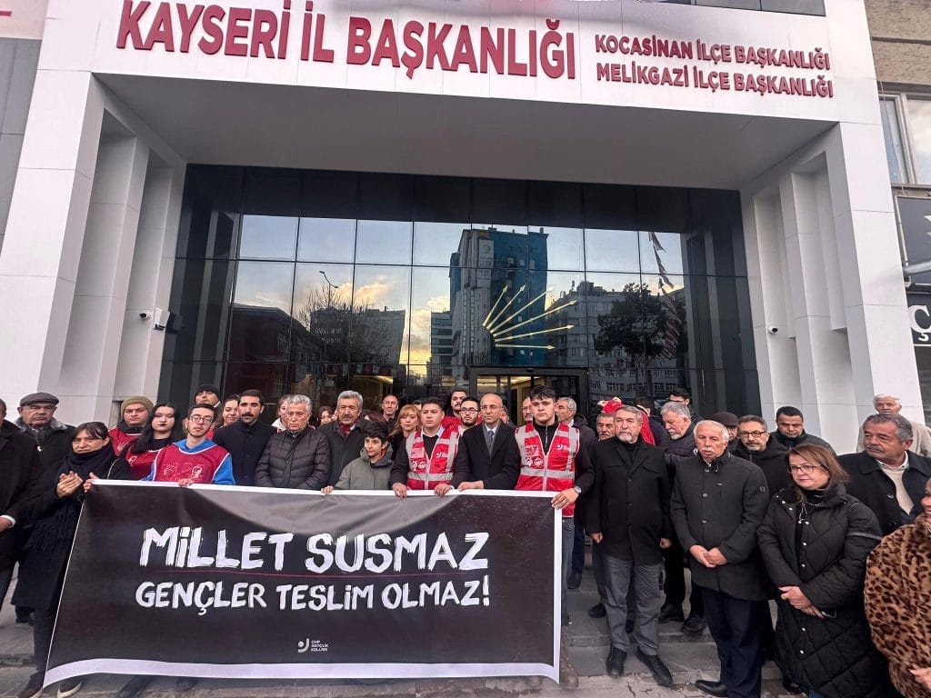 CHP’den, tutuklanan Şarbat’a destek, Aşkın Genç: Bu ülkede gelirle değil, borçla hayatta kalınıyor