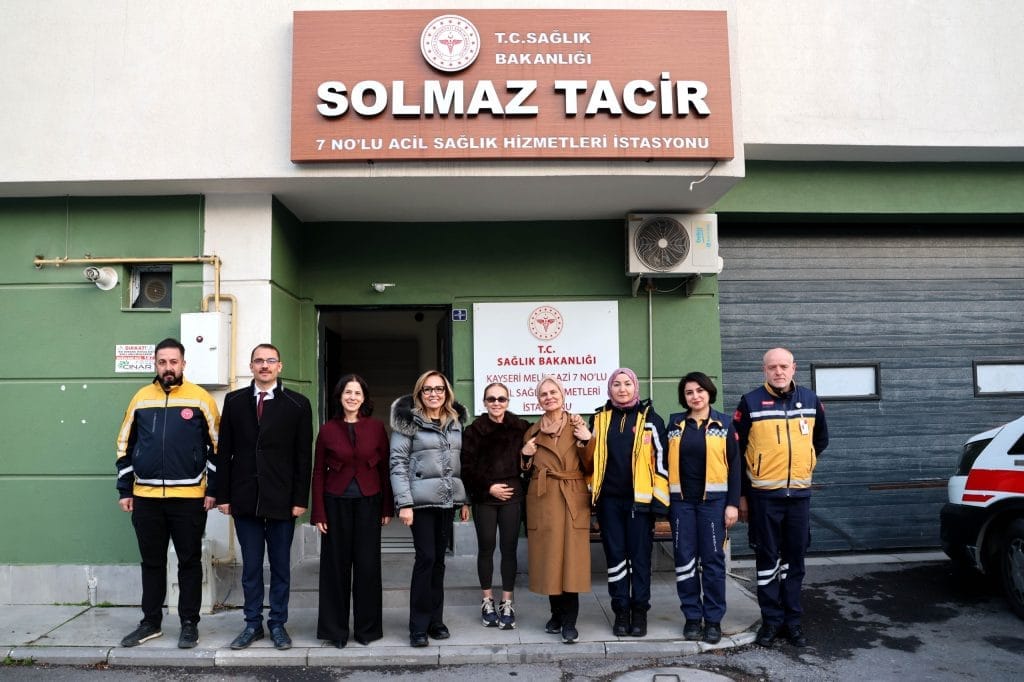 Hayırsever Tacir Ailesinden İl Sağlık Müdürlüğüne Ziyaret