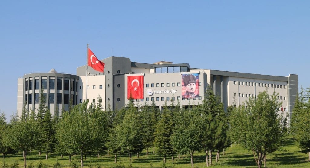 Araştırma Üniversiteleri Değerlendirmesinde Puanını  artıran ERÜ UI Greenmetric 2025’te Türkiye 1.’si, KAYÜ 64.’cü, Türk mühendislerden ağ güvenliğinde yetkisiz erişime karşı Dijital Kalkan, “A Card” Mobil Uygulaması, 1. Uluslararası Nöronal Enerji Dinamikleri Kongresi, Michelin yıldızları artık Kapadokya’da!