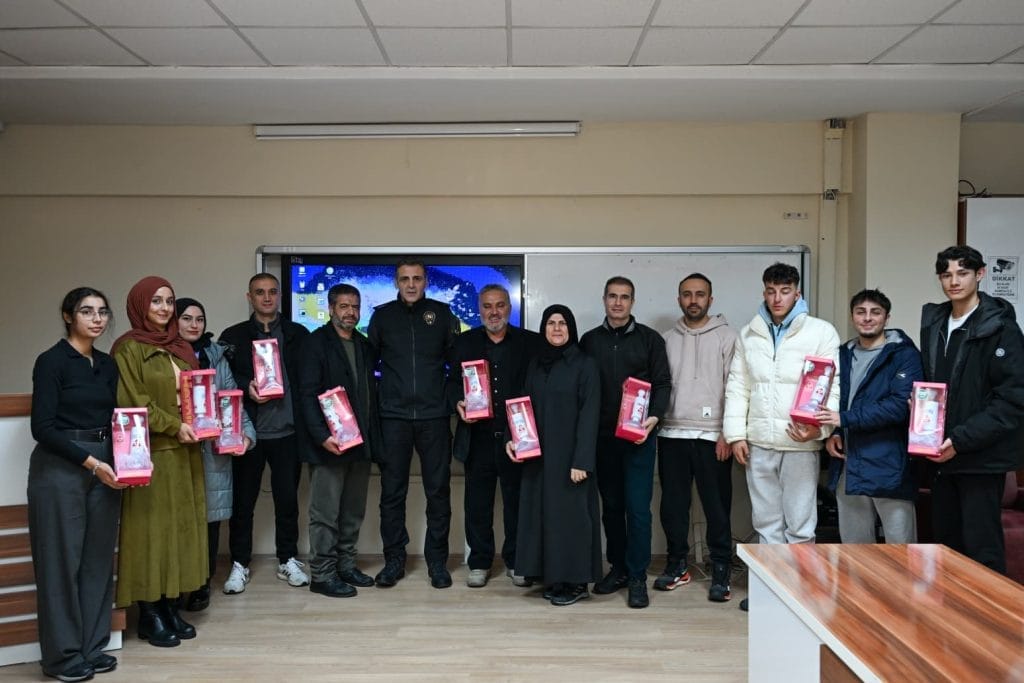 İşadamlarını tuzağa düşürenler yakalandı, Okul çevrelerinde uygulama, İlk yardım eğitimi, Trafikte kuralsızlara af yok, Yollarda durum, En iyi Narkotik polisi anne, Hırsızlıktan hükümlü aranan yakalandı,