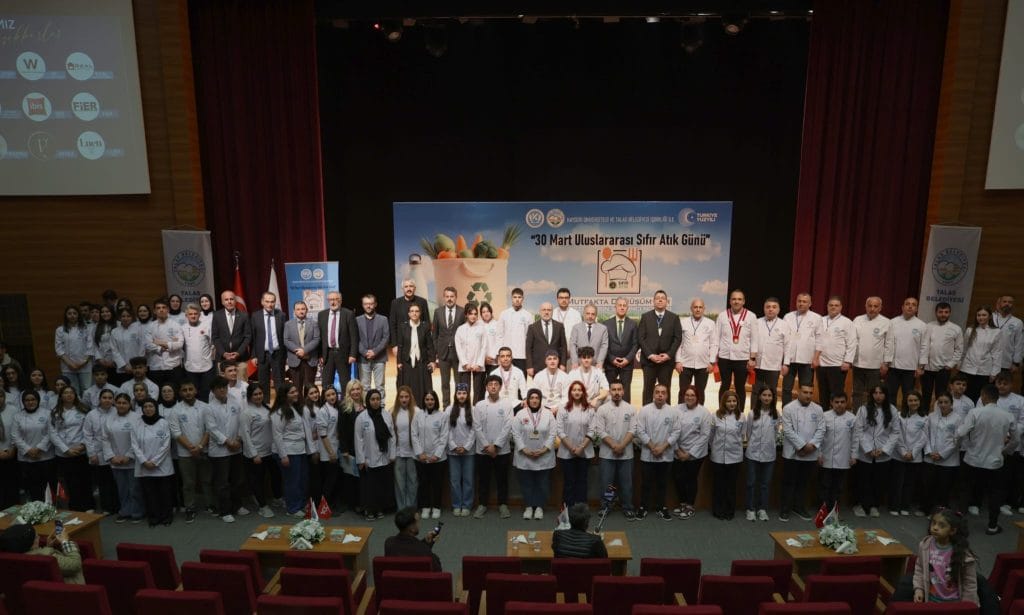ERÜ’de TÜBİTAK Ortaokul Öğrencileri Araştırma Projeleri, “Gerçek Zeka ve Yapay Zeka”Sempozyumu, PET – BT Ünitesinin Yenileme, Hastane Personeline Ziyaret, Yaren anıldı, Nevruz Bayramı, Milli maç, Uluslararası Sıfır Atık Günü, Roche İlaç Türkiye, onkoloji