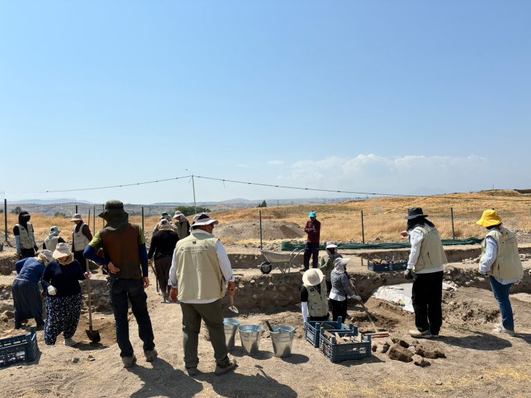 Kültepe, Dünya Arkeolojisinin Ortak Kazı Alanı Oldu, Talas’ta sinema keyfi, maharetli eller, Melikgazi yeni kütüphane, zabıta denetimi, Büyükşehir’de yangın ve deprem tatbikatı, Dijital Hizmet Altyapısı, Melikgazi İngilizce eğitimi, Kocasinan’dan üretime destek