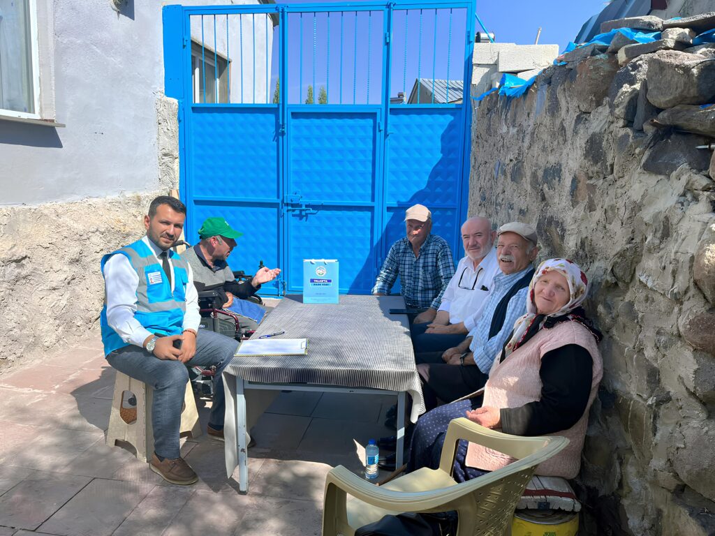 Gönül köprüsü engellilere uzandı