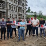 TOKİ şantiyesinde işçiler iki aylık ücretleri için eylemde: Halktan büyük destek