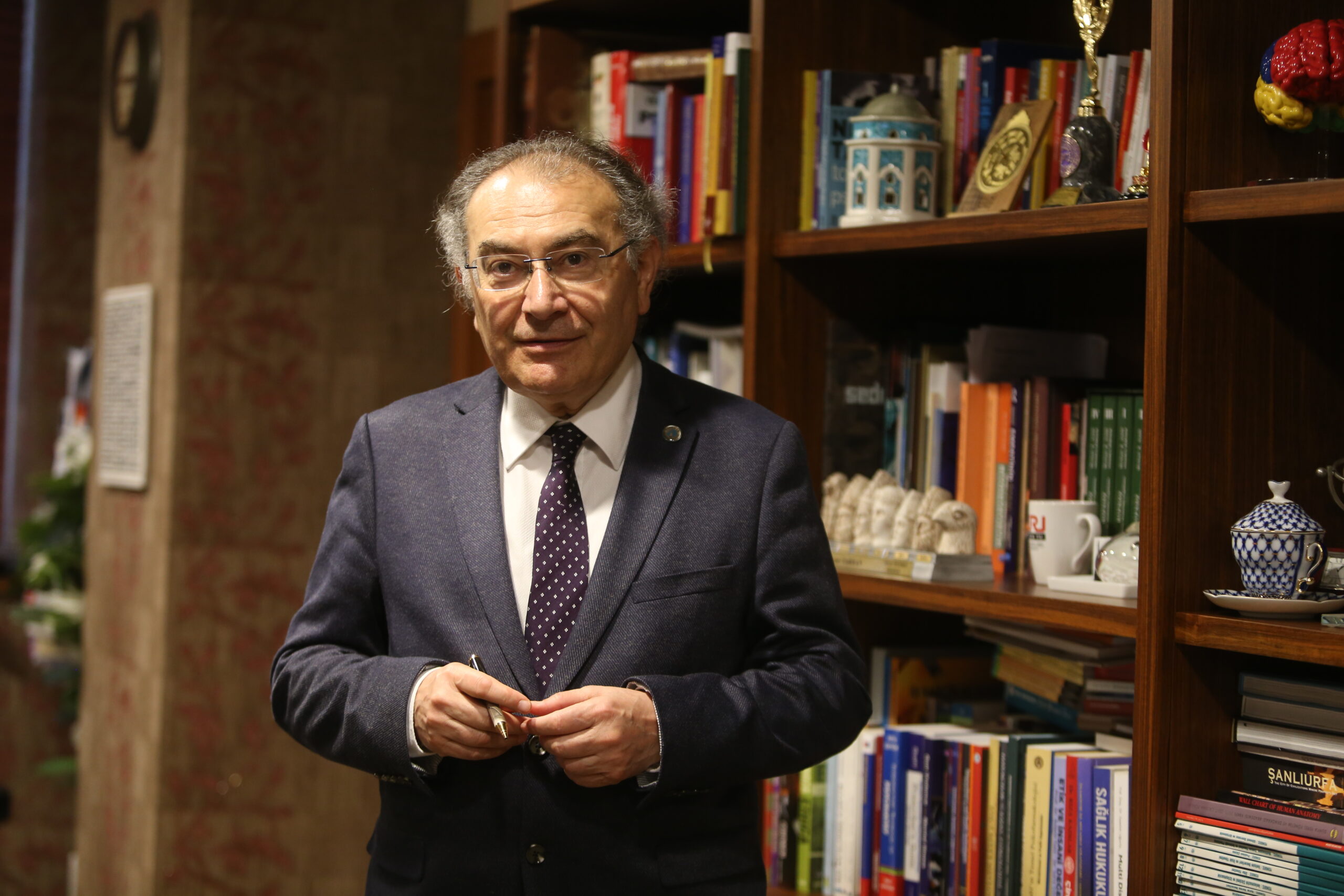 Prof. Dr. Nevzat Tarhan: “Sosyal medya linççilerinde beyin ‘karanlık tutkal’ salgılıyor!”