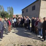 Özsoy hem müjde verdi hemde mahalle gezilerine devam etti