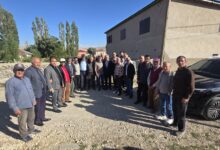 Özsoy hem müjde verdi hemde mahalle gezilerine devam etti