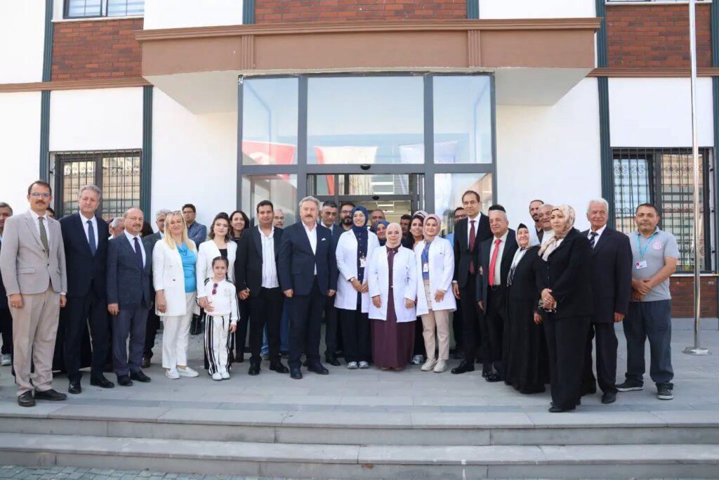 Kamu Hastaneleri Değerlendirme Toplantısı, Hayırseverin yaptırdığı poliklinik açıldı