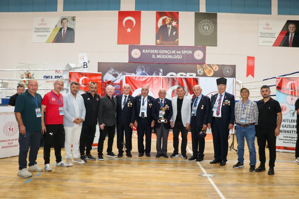 Gaziler Muaythai il şampiyonası, KYK yurdunda konser ve ziyaret