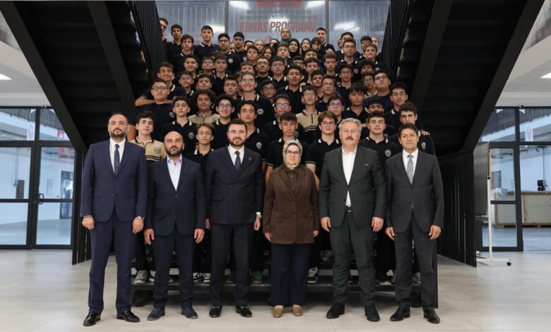 Milletvekili Böhürler, Havacılık lisesinde tecrübelerini paylaştı