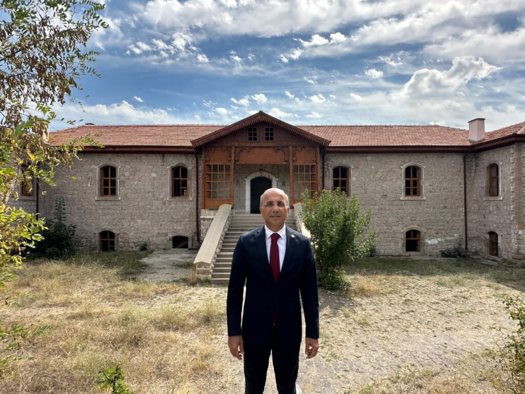 Aşkın Genç: “Çocukların yüzde 36,8’i yoksulluk veya sosyal dışlanma riski altında”