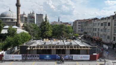 Tarihi camiye ek şadırvan