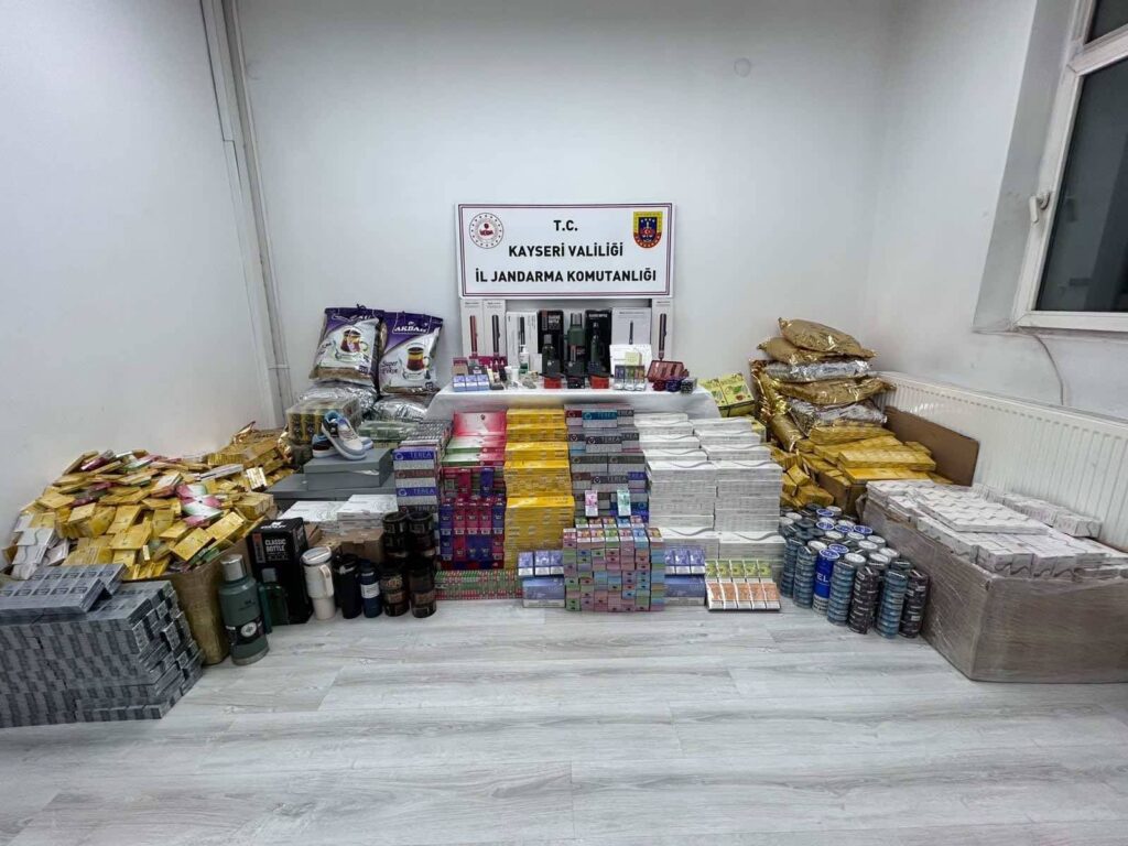 Kayseri’de 20 milyonluk gümrük kaçağı tütün ve malzeme ele geçirildi