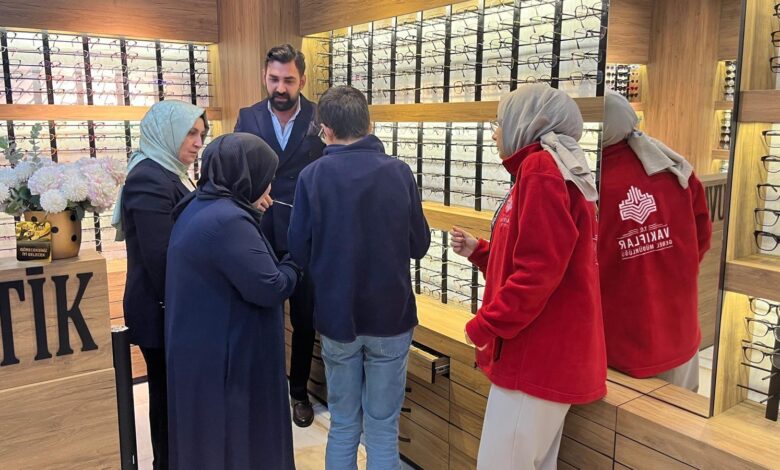 Bir çift gözlük bir ömür aydınlık