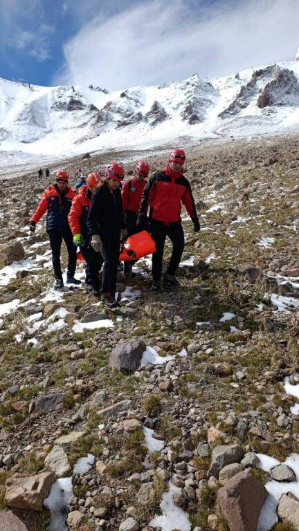 Hollandalı turisti Erciyes’e çıkartan rehber düşerek yaşamını kaybetti