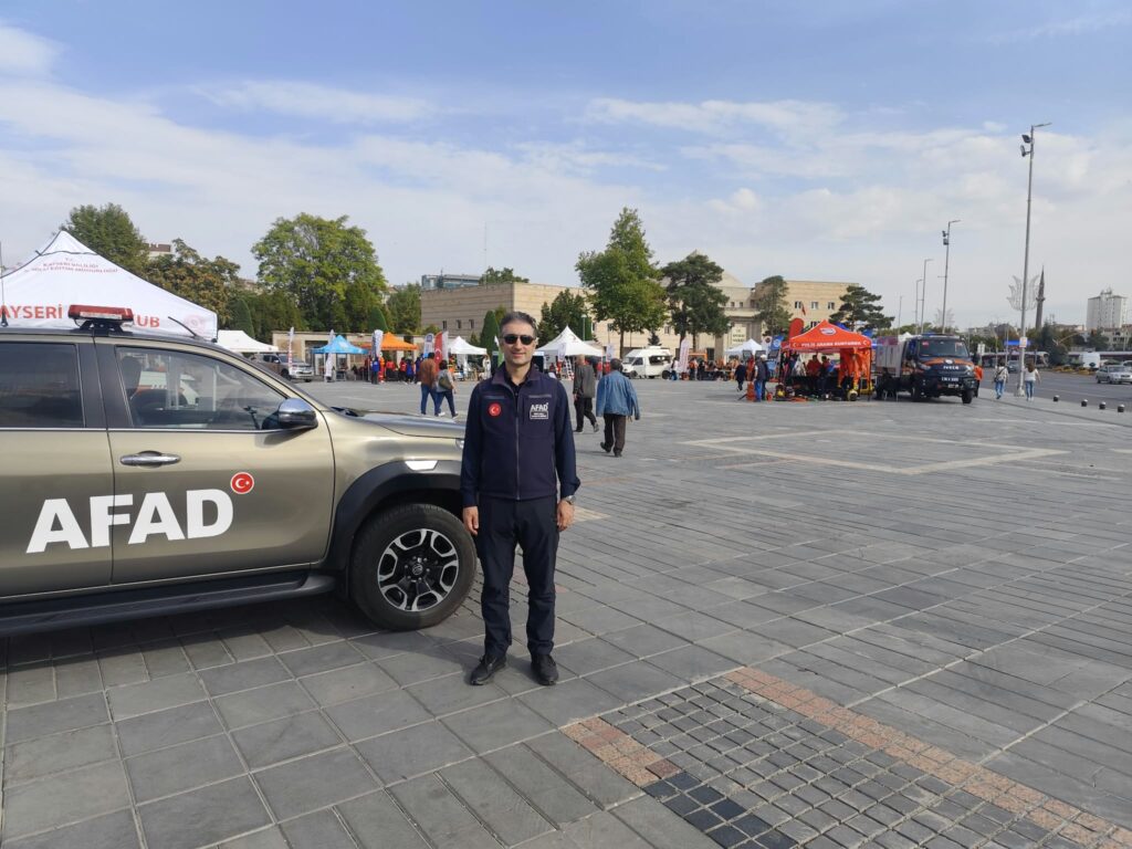 Kayseri’nin göbeğinde afetlere karşı bilinç ve hazırlık için AFAD tanıtımı