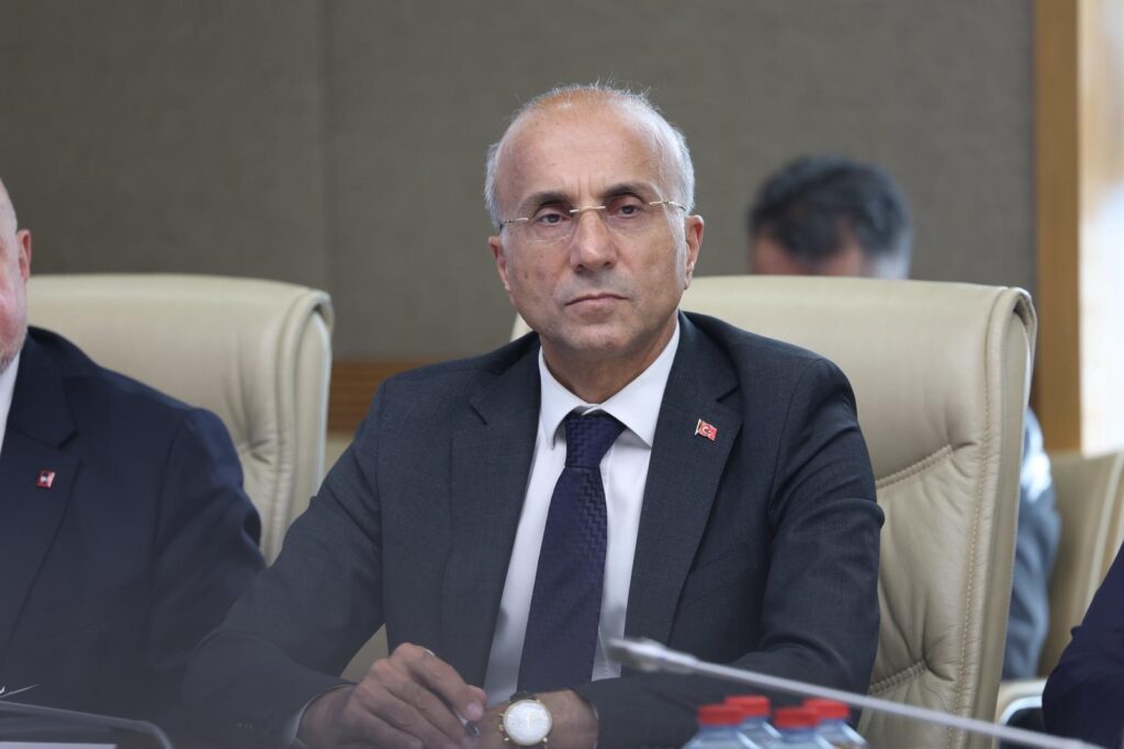 Aşkın Genç’ten yetkililere Hacılar Sakarçiftliği için çağrı