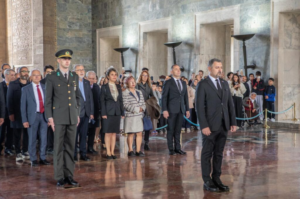 Hekimler, Ulusal Muayenehane Hekimleri Günü’nde Anıtkabir’i Ziyaret Etti! 